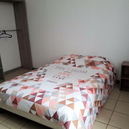 Appart Comme Chez Soi Pusignan Exterior photo