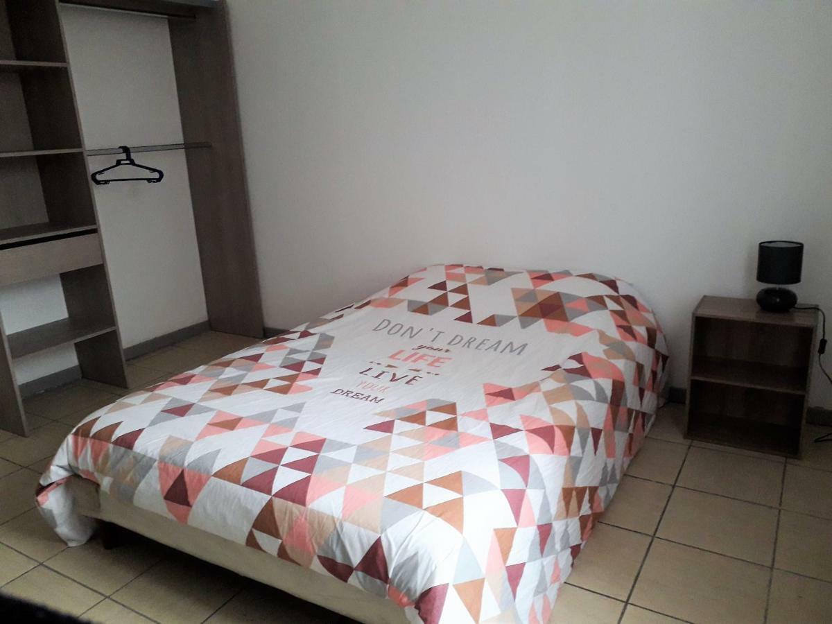 Appart Comme Chez Soi Pusignan Exterior photo