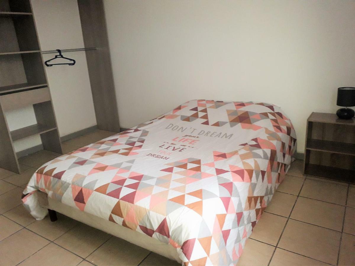 Appart Comme Chez Soi Pusignan Exterior photo