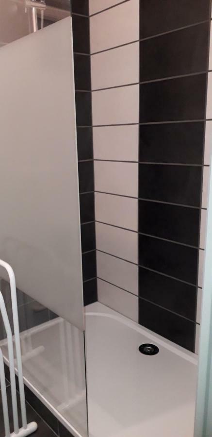 Appart Comme Chez Soi Pusignan Exterior photo